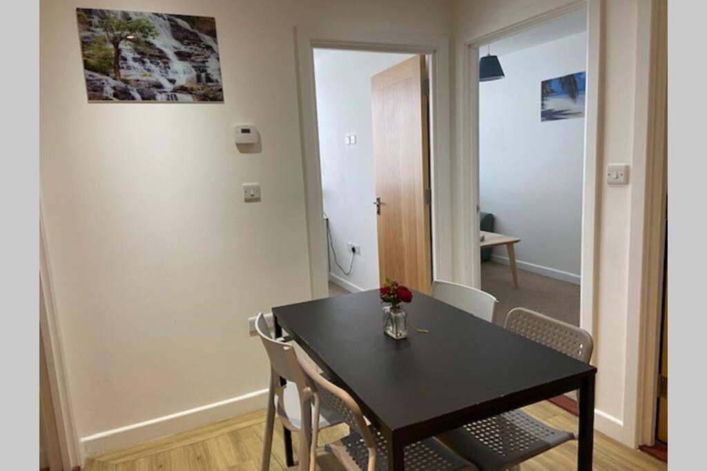 Cosy Apartment Near Train Station 포츠머스 외부 사진